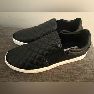 Women's Steve Madden Black Quilted Slip-on Shoes size 9.5